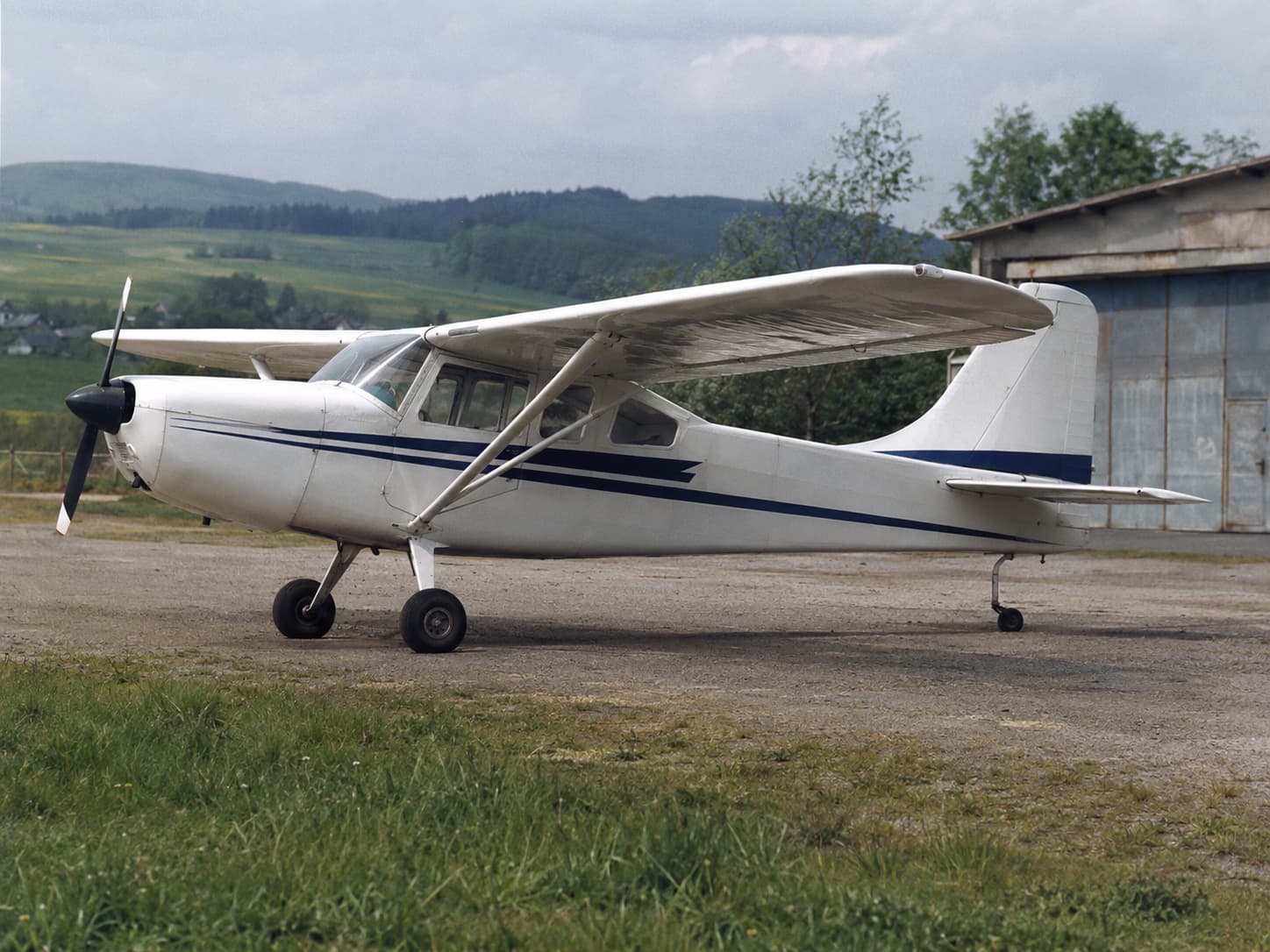 Легкий самолет Як-112